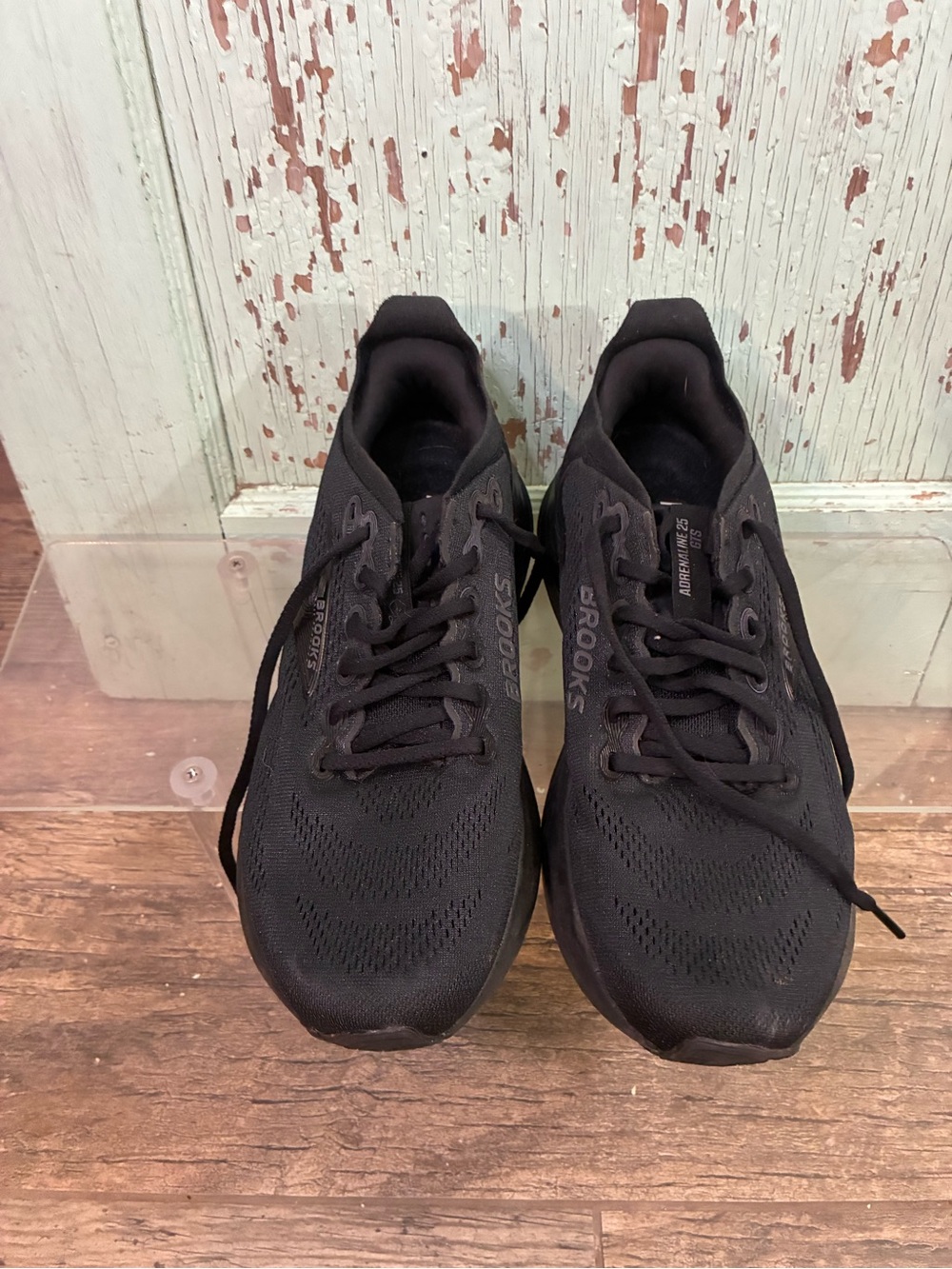 Brooks women’s Black Athletic Running Shoes